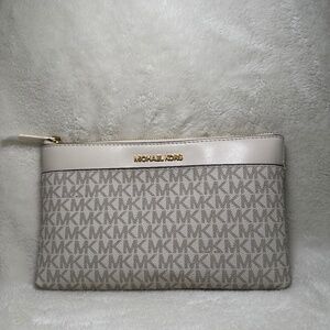 Michael Kors hand purse